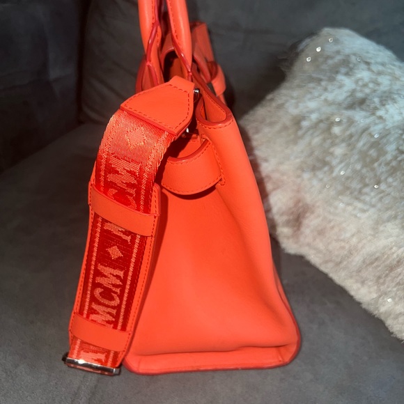 COPY - MCM Tote Bag - Picture 6 of 8